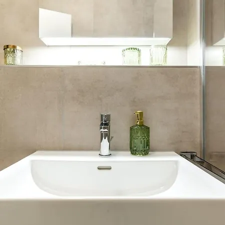 Apartment Jungle 3 King Beds & Terrace Hb Zurich