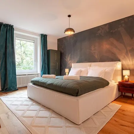 Velvet 3 King Beds & Terrace Hb *