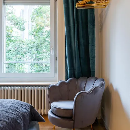 Apartment Velvet 3 King Beds & Terrace Hb *