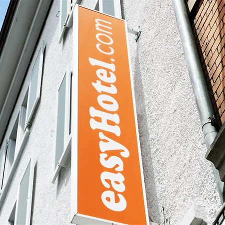 Easyhotel Centre Hotel 2*