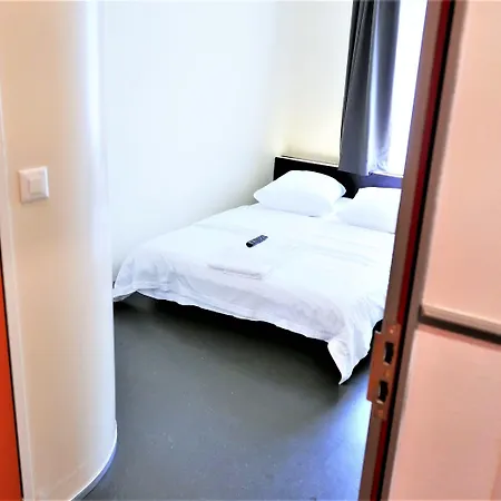 Easyhotel Centre Hotel 2*