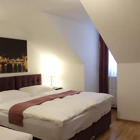 Center - Bellevue Hotel