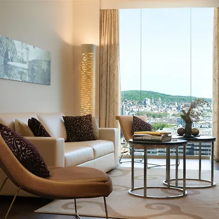 Hotel Renaissance Tower