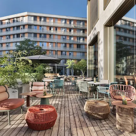 Renaissance Tower 5* Zurich
