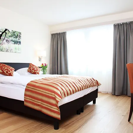- Kieselgasse 4* Zurich