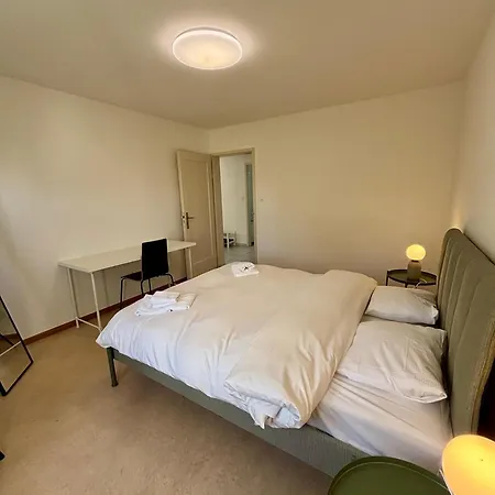Simple And Warm On Koeschenruetistrasse Apartment Zurich