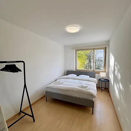Apartment Simple And Warm On Koeschenruetistrasse Zurich