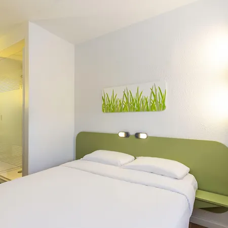 Ibis Budget West *