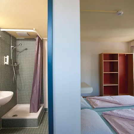 Youth Hostel *