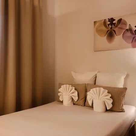 Inside Five Aparthotel Zurich