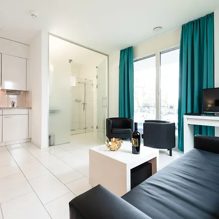 Iq130 Aparthotel 3*