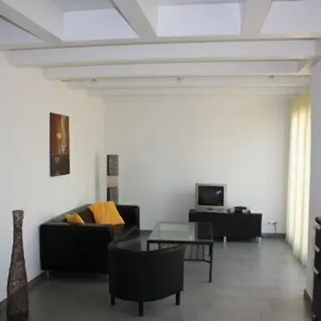 Apartment Swiss Star District 11 - Self Check-in Zürich