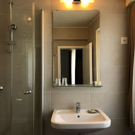 Neufeld Hotel 3*