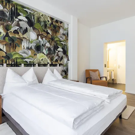 Ema House Serviced Superior Unterstrass Apartment *