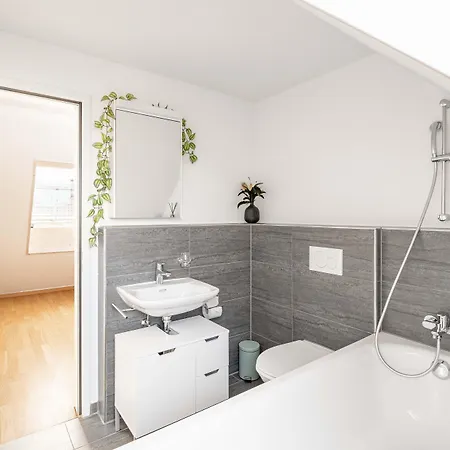 Modern 3bdr Duplex With Skyroof In Trendy West Apartment *