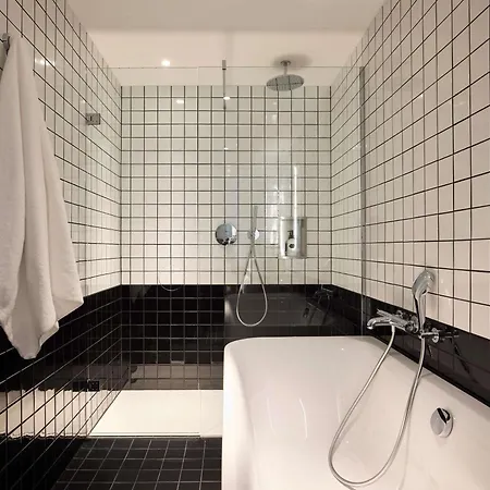 Mama Shelter Hotel 4*