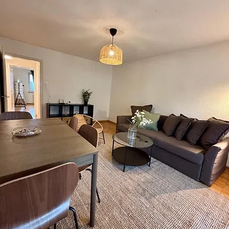 Live In Cozy Apartment *