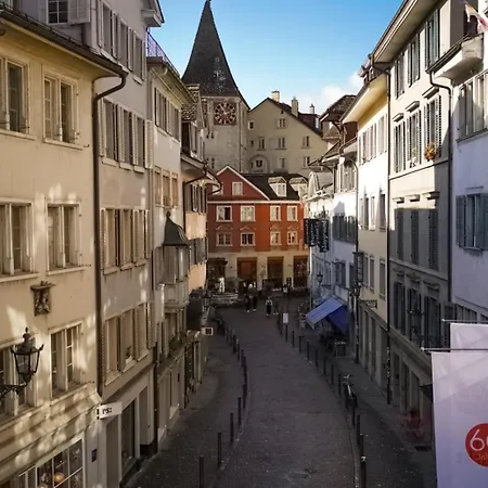 Charming Historical In Center Oldtown Zürich
