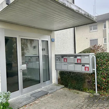 Apartment Simple With Essentials Zurich