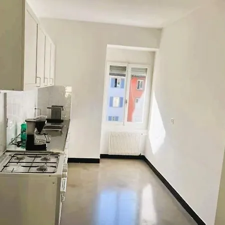 Huge 3 Center Flat, Hb Konrad * Zürich