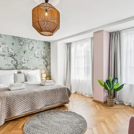 Apartment Old Town Gem By Grossmuenster Ac Free Parking *