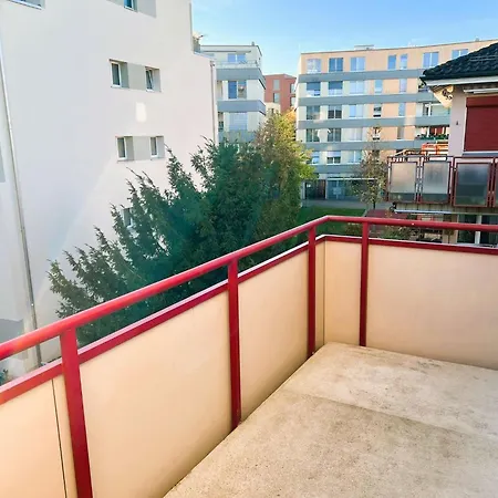 Gasthof Large Flat With Balcony In Zurich, Kars Zürich