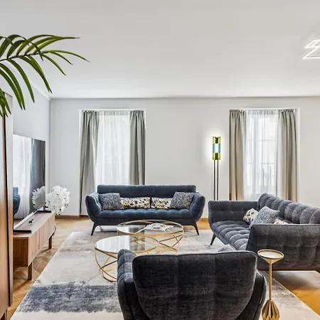 Apartment Old Town Gem By Grossmuenster Ac Free Parking *