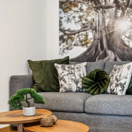 Apartment Old Town Gem By Grossmuenster Ac Free Parking *