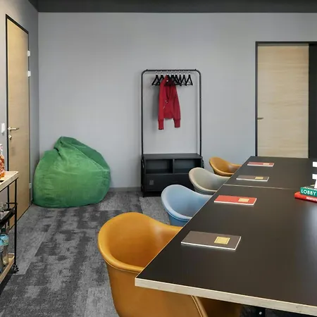 Moxy Hotel 3*