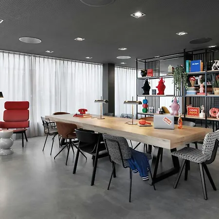 Moxy Hotel