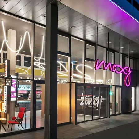 Moxy 3*