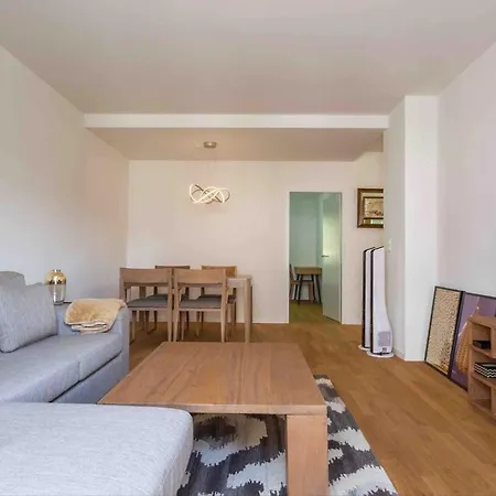 Kaya 2a - Downtown 2br With Balcony Apartment Zurich