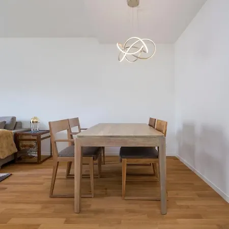 Kaya 2a - Downtown 2br With Balcony Zurich