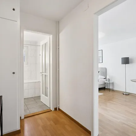 City-studio - Sweet And Modest - Crown 14 * Zurich