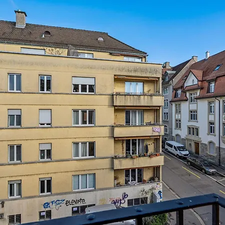 Cute In The Center - Crown 42 Apartment *