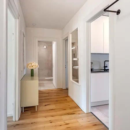 Vertical Suite - Zuerich Apartment