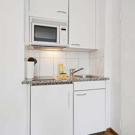 - Crown 25 Apartment *