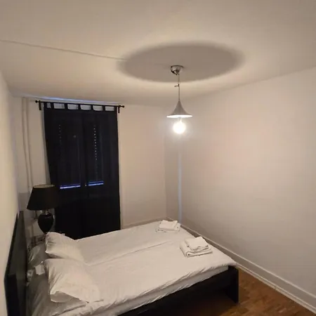 Apartment Cozy 2-bedroom In Vibrant