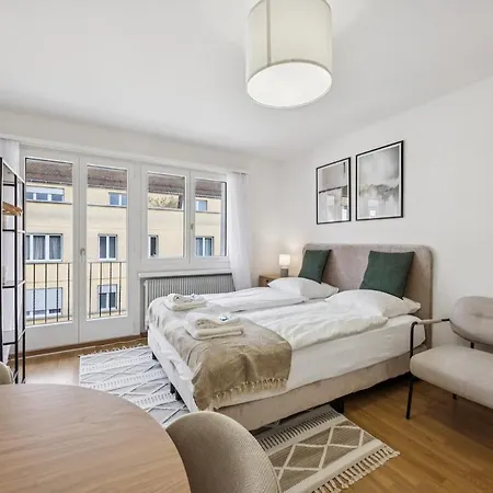 Wifi, Smart Tv, Centre, Queen Bed - Cr 18 * Zurich