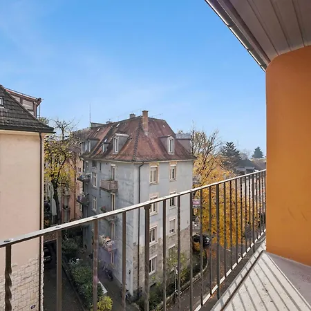 Very Centrally Located - Crown 15 Apartment