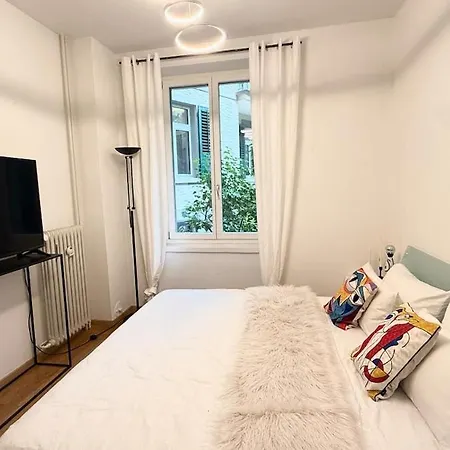 Apartment Geraeumiges In Charmantem Altbau