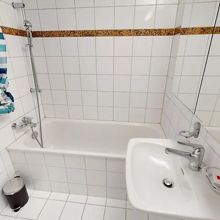 Charming 1bd Flat - Old Town Uz1 Zurich