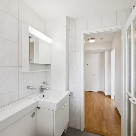 Very Centrally Located - Crown 15 * Zurich
