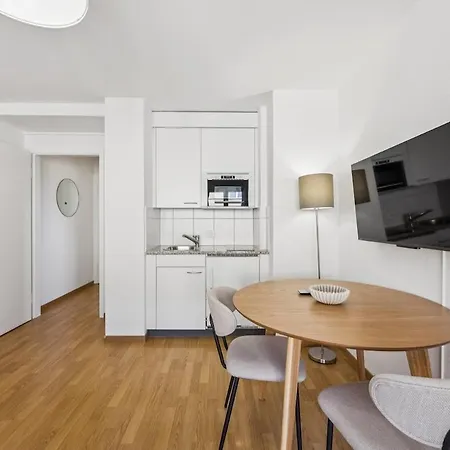 Wifi, Smart Tv, Centre, Queen Bed - Cr 18 Apartment