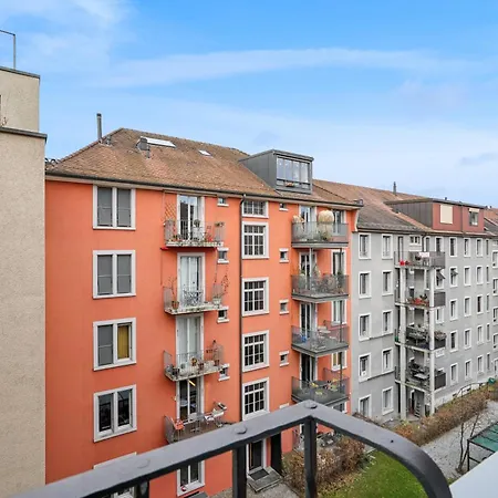 - Crown 22 Apartment