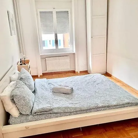 3 Center Flat, Hb Konrad Apartment