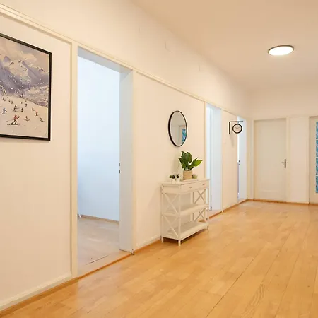 Spacious Flat With Game & Pool Table * Zurich