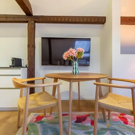 Nest 1 King Bed Near Hb Zurich
