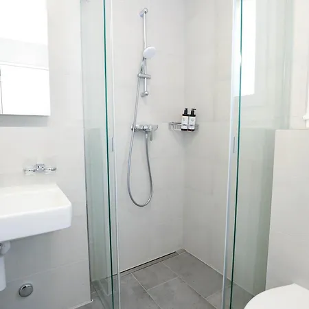 New Center With Private Entry & Parking Zurich