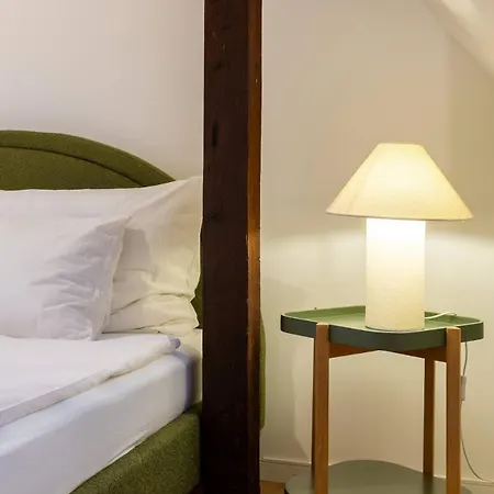 Nest 1 King Bed Near Hb Zurich